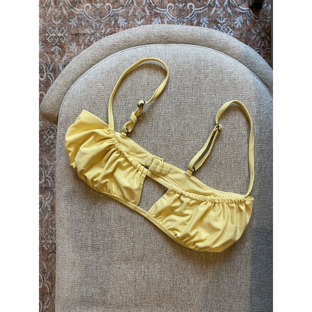 Blackbough Swim Light Yellow Bikini Top Size M – Trendy Minimalist Swimwear